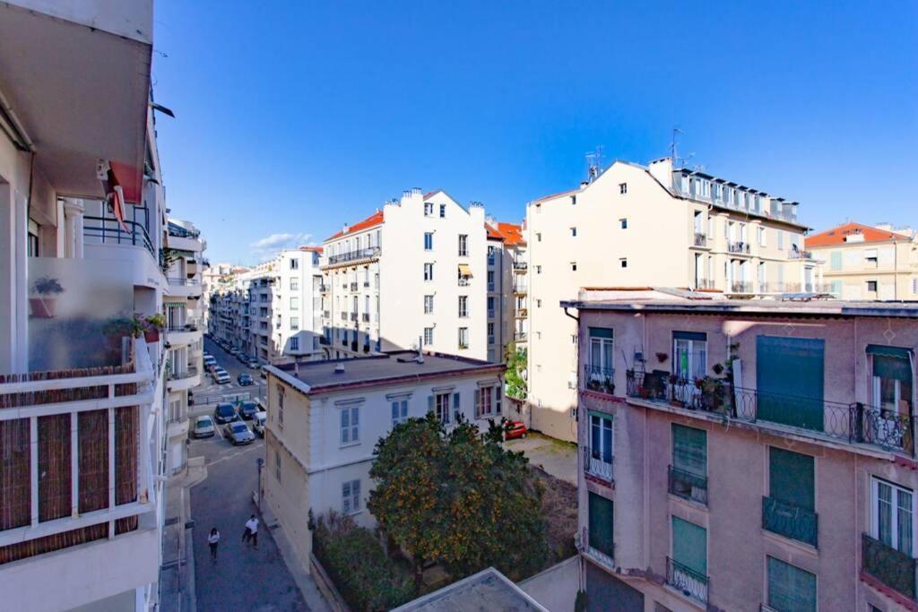 Апартаменти Nice Center - Bright Studio Balcony Wifi & Aircon Екстер'єр фото